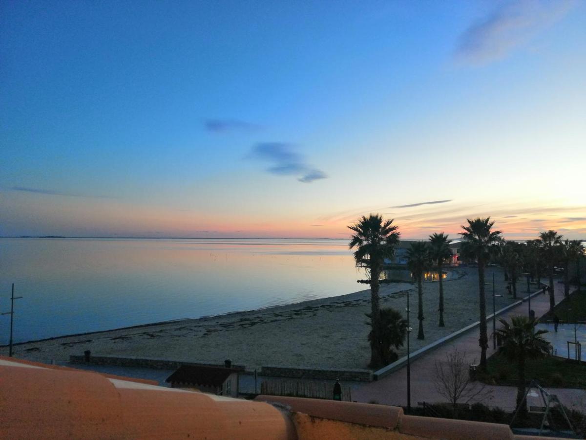 Le Sud Sur Plage Meze Bagian luar foto