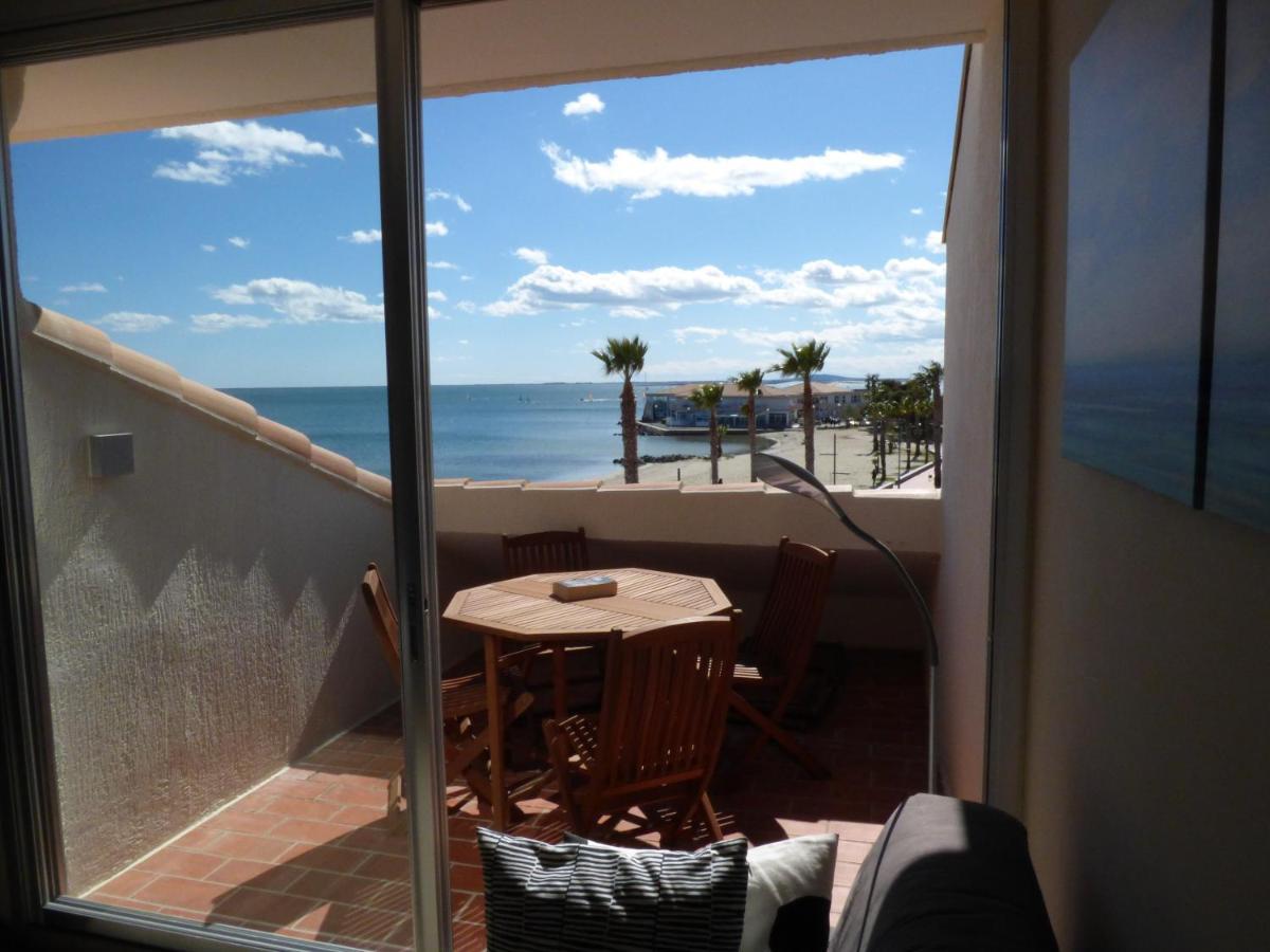 Le Sud Sur Plage Meze Bagian luar foto