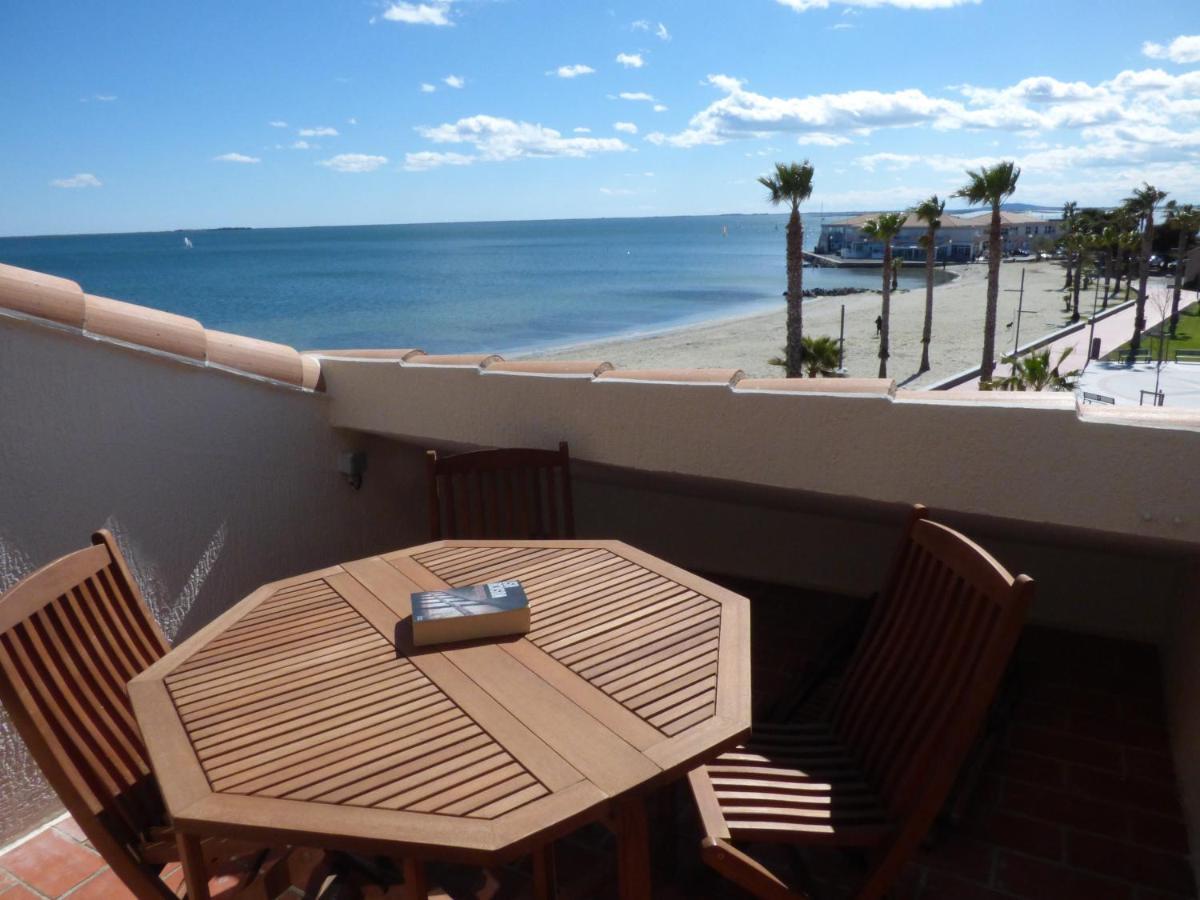 Le Sud Sur Plage Meze Bagian luar foto